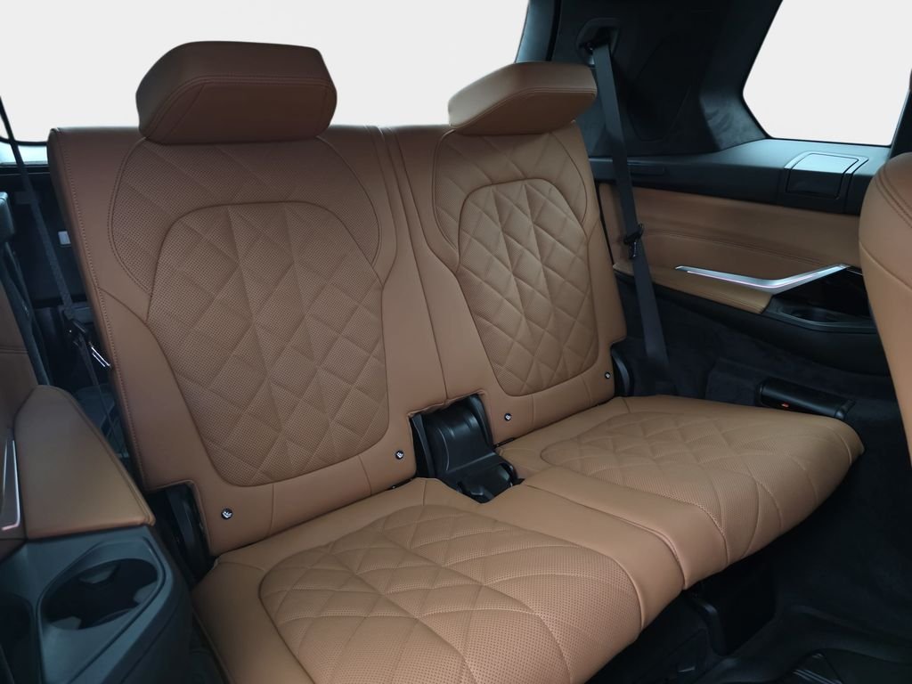 New 2027 Dravit Grey Metallic BMW xDrive40i image 12