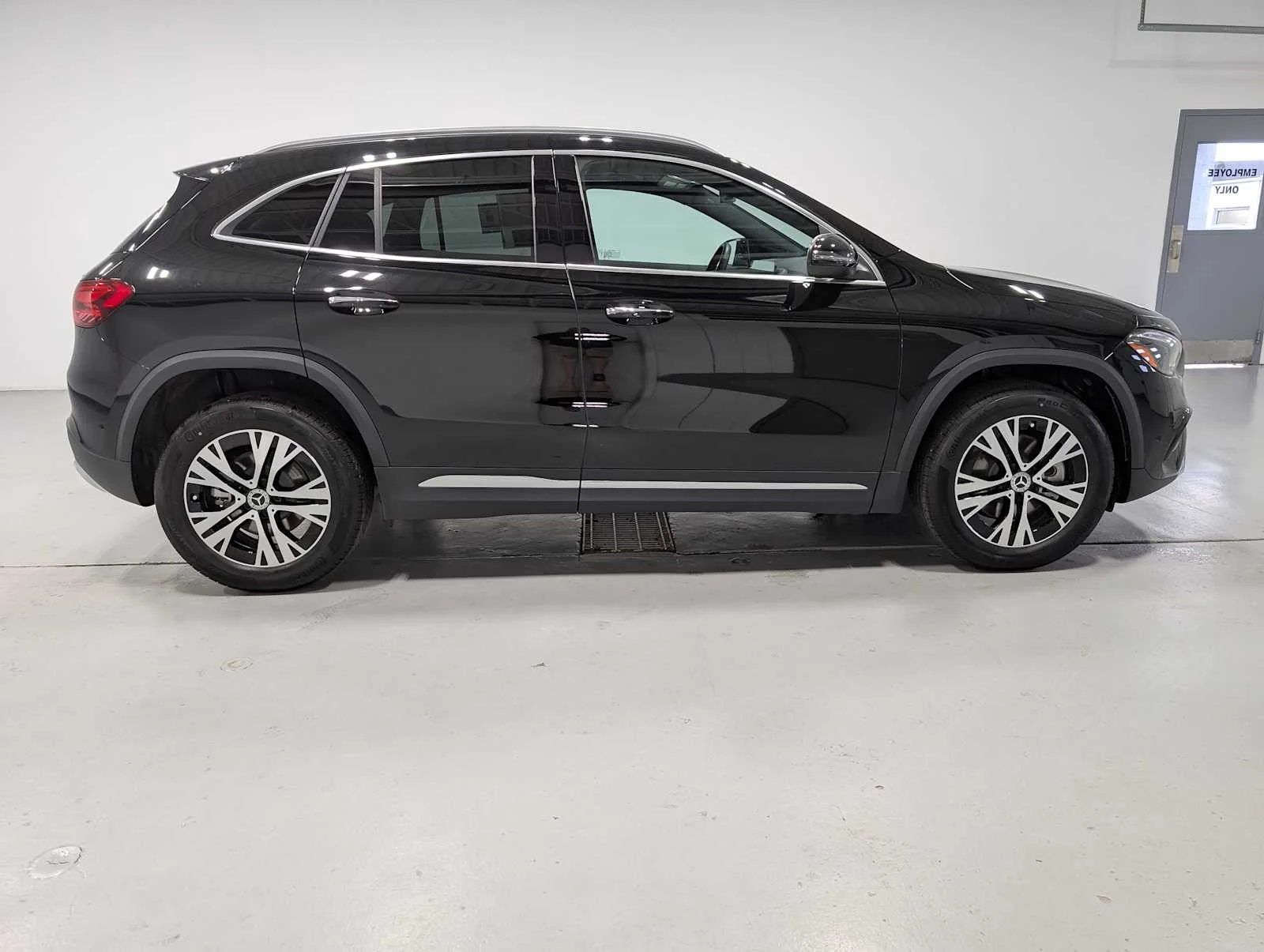 Certified Used 2025 Night Black Mercedes-Benz GLA 250 image 7