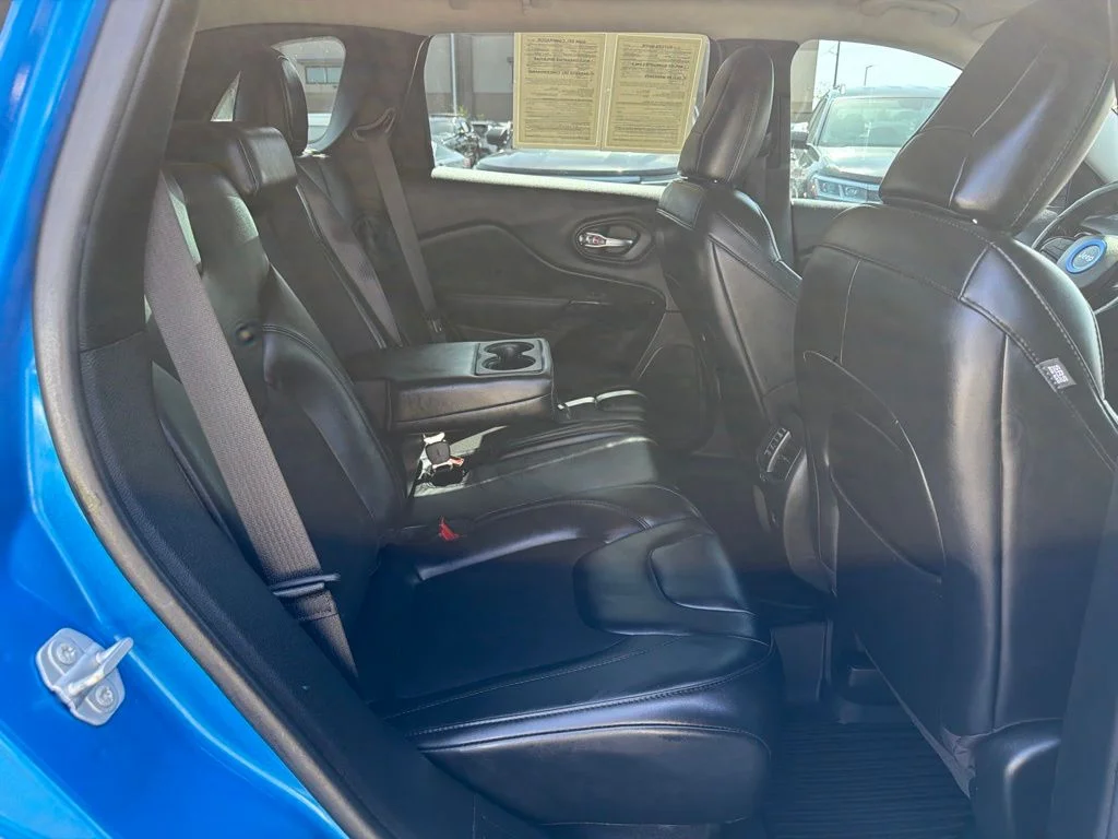 Used 2021 Blue Jeep Latitude Plus image 20