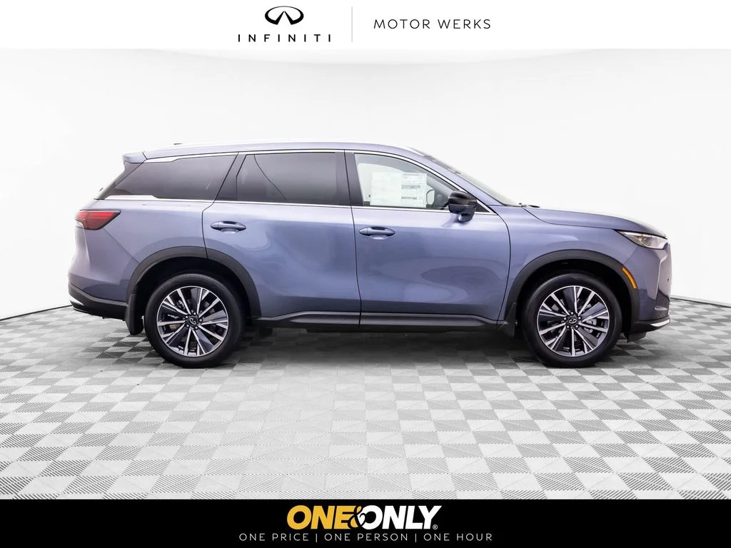 New 2027 MOONBOW BLUE INFINITI Luxe AWD image 6