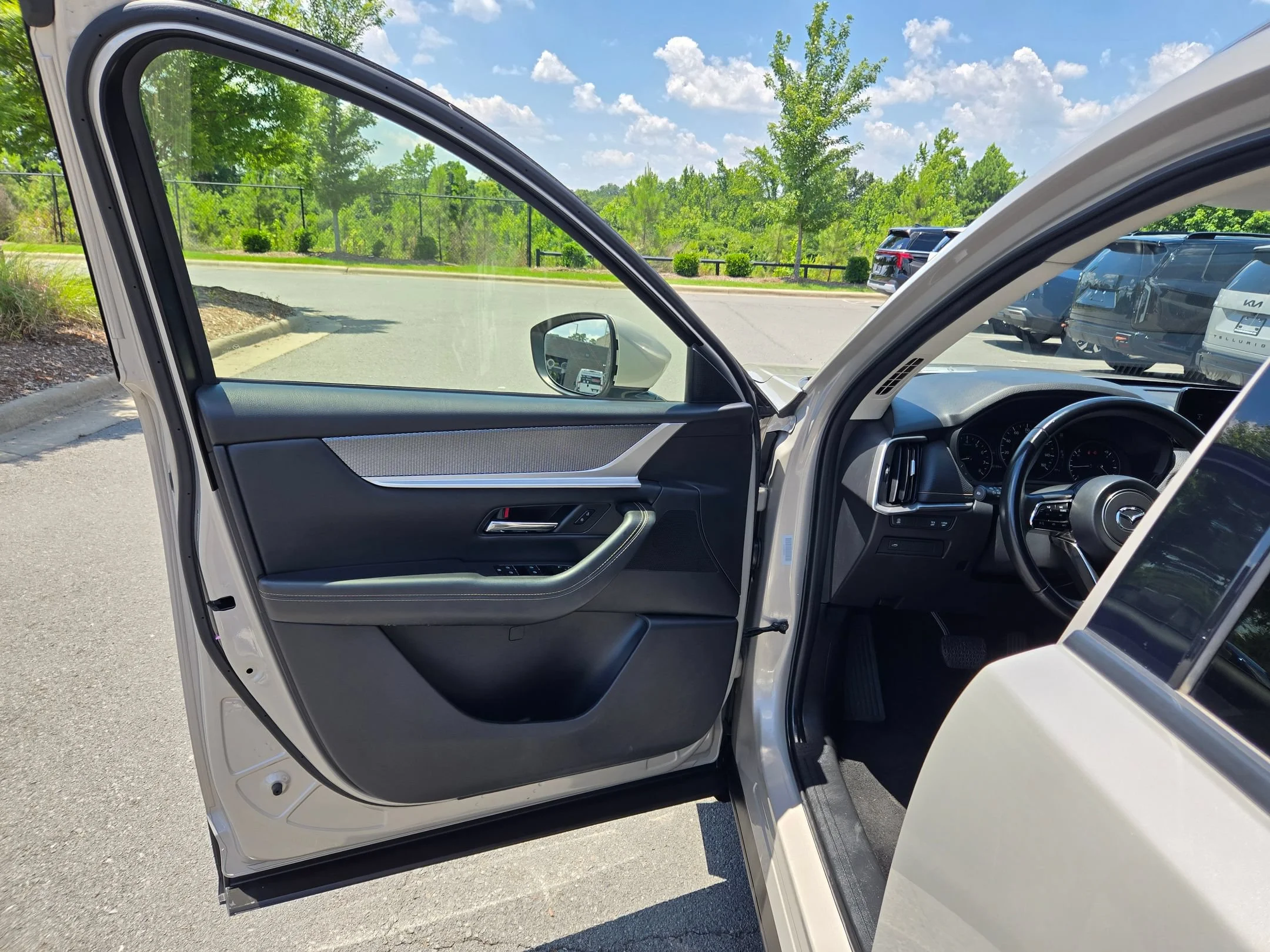 Used 2024 Platinum Quartz Mazda 3.3 Turbo Preferred Plus image 20