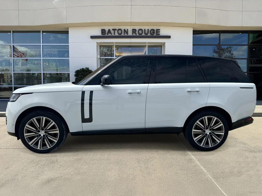 Certified Used 2023 White Land Rover SE image 5