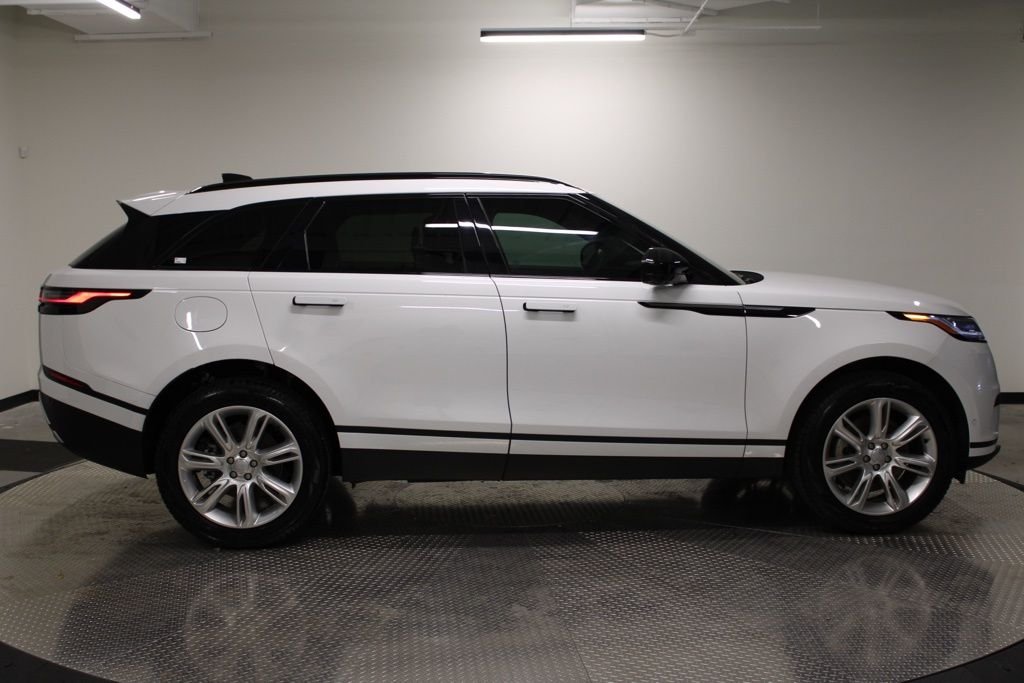 Used 2025 White Land Rover S image 12