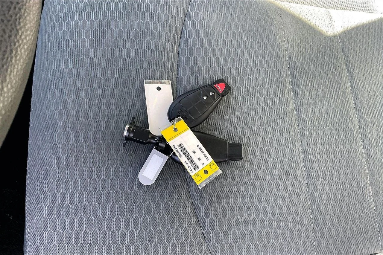 Certified Used 2018 Black Ram SLT image 30