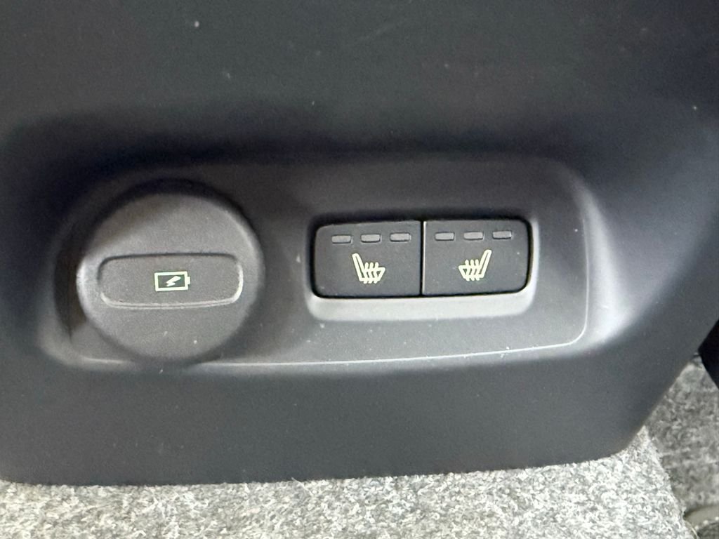 Certified Used 2026 Blue Volvo B5 Core image 23