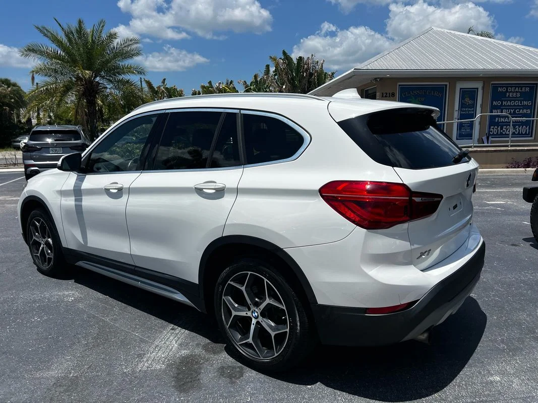 Used 2018  BMW xDrive28i image 4
