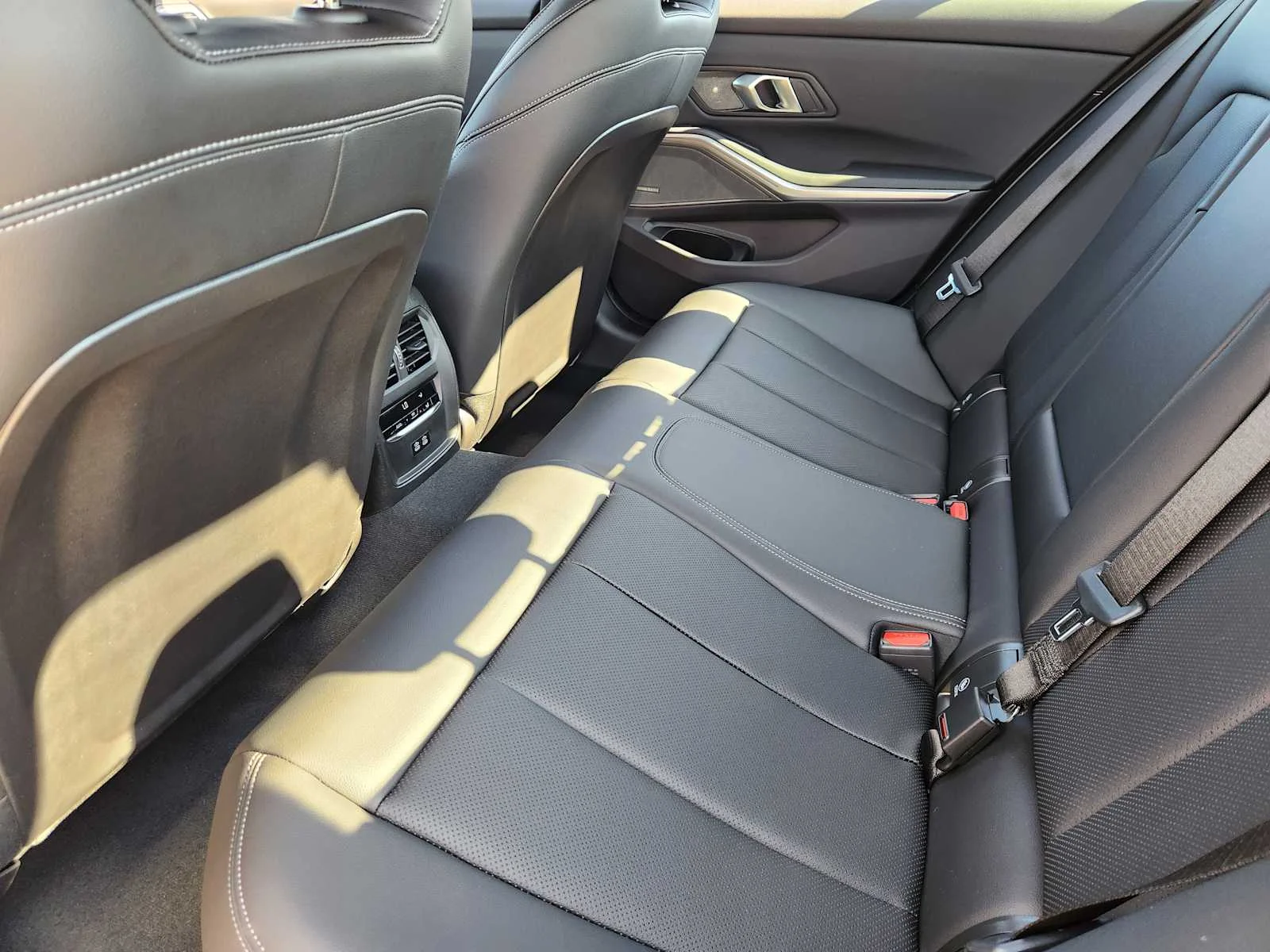 New 2026 Black Sapphire Metallic BMW 330i NA image 7