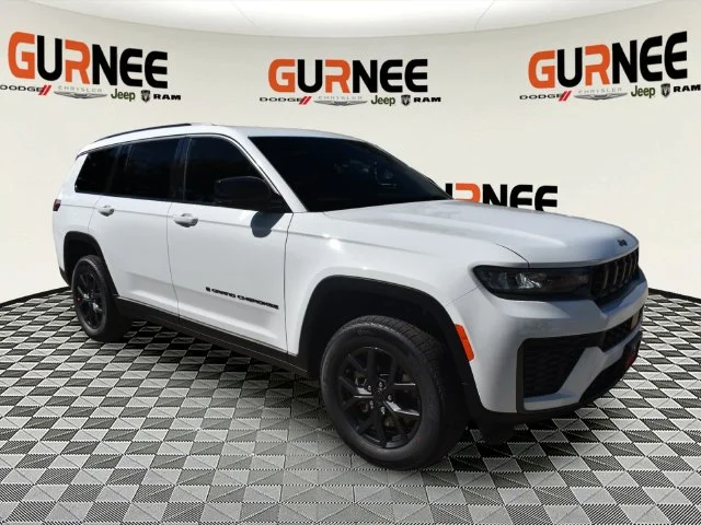 New 2027 Bright White Clearcoat Jeep Laredo Altitude image 11
