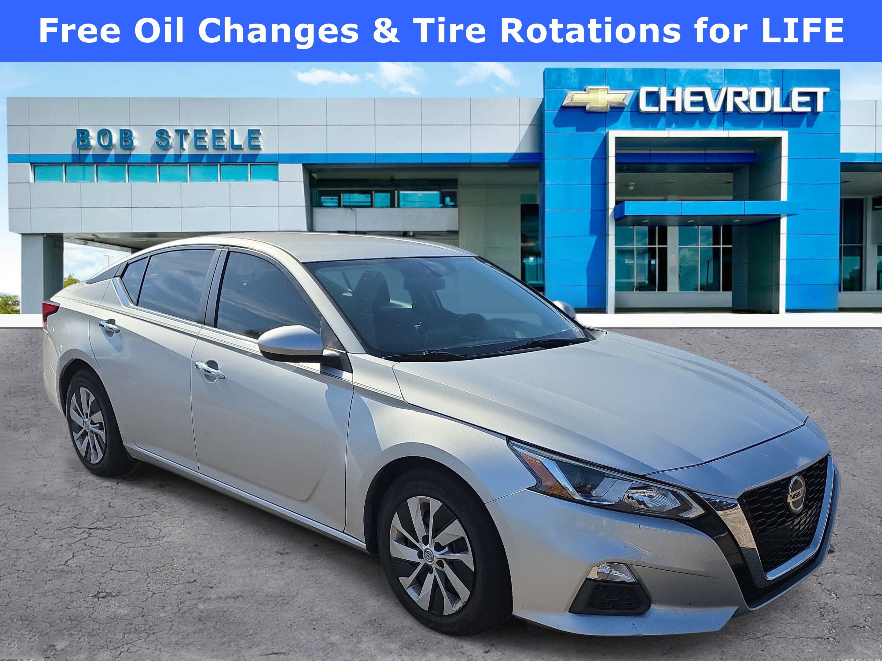 Used 2020 Silver Nissan S FWD image 1