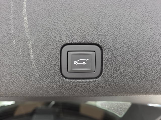 Certified Used 2025 Crystal White Tricoat Cadillac Premium Luxury image 33