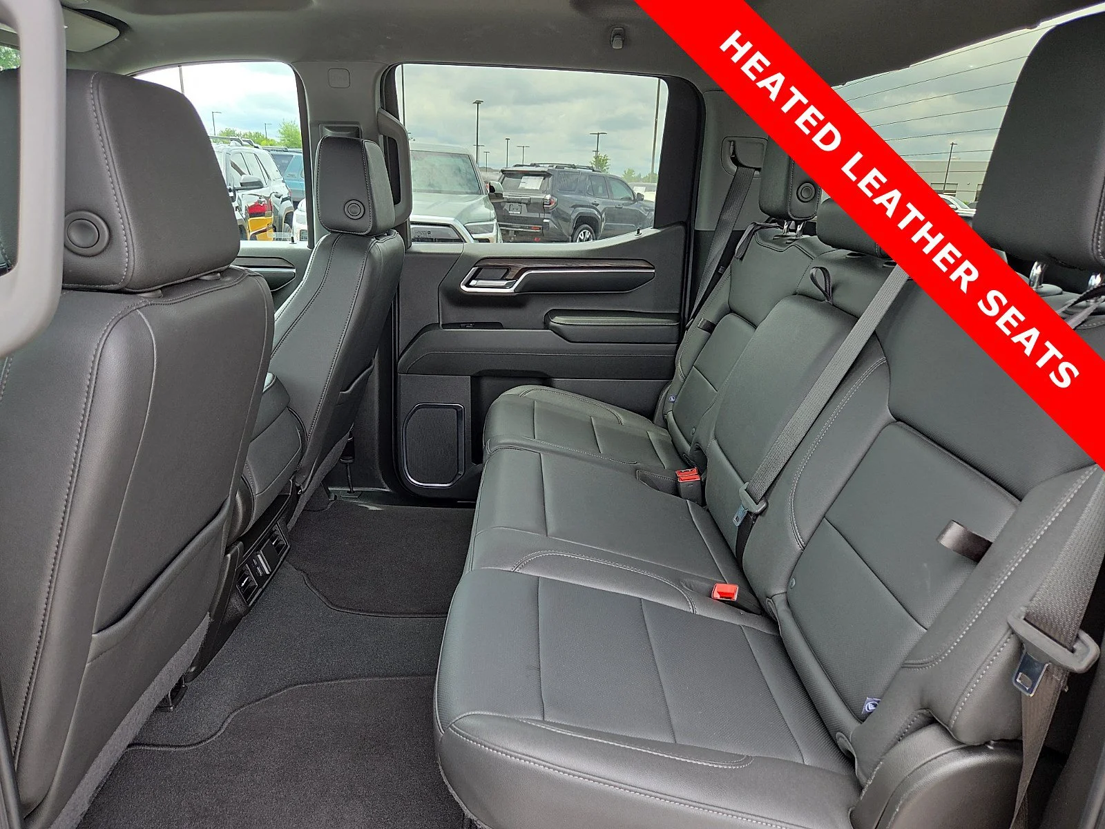 2024 GMC Sierra 1500 SLT - Photo 10