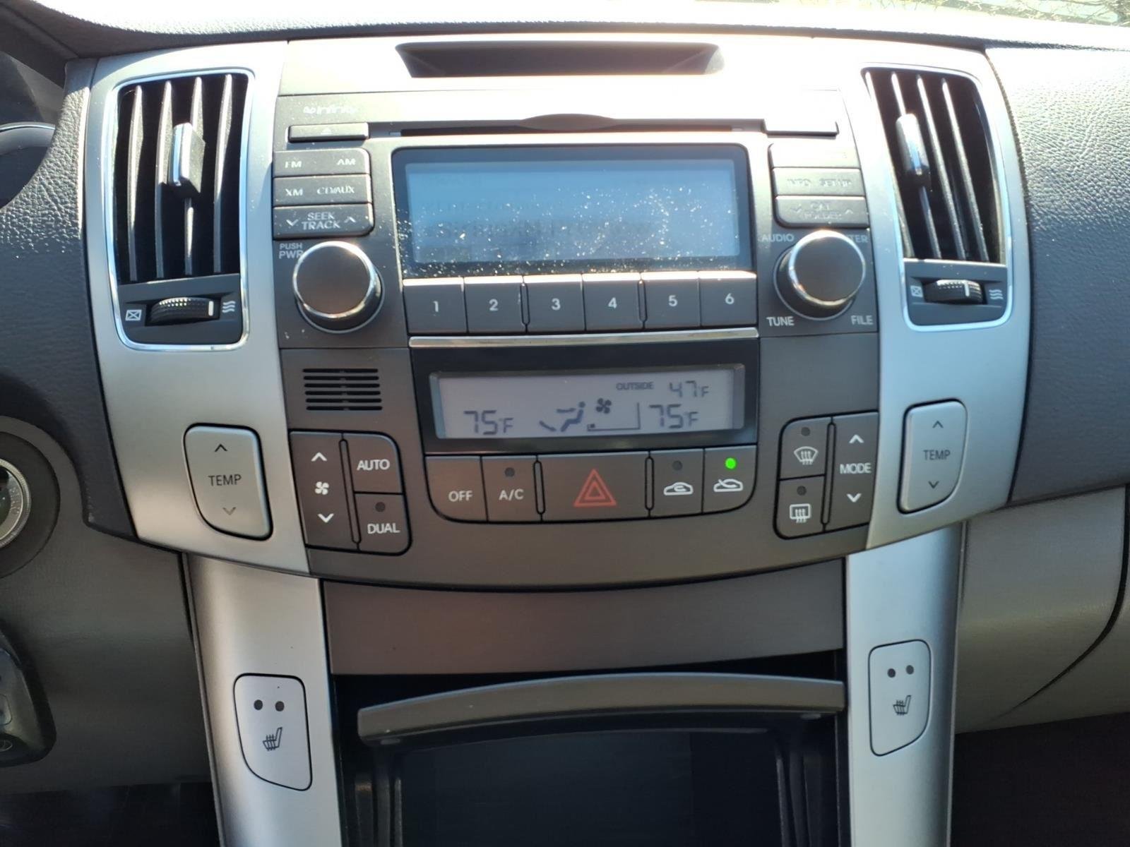 Used 2009 Bright Silver Hyundai Limited image 22