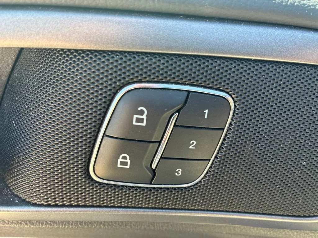 Used 2016 Blue Ford Titanium image 7