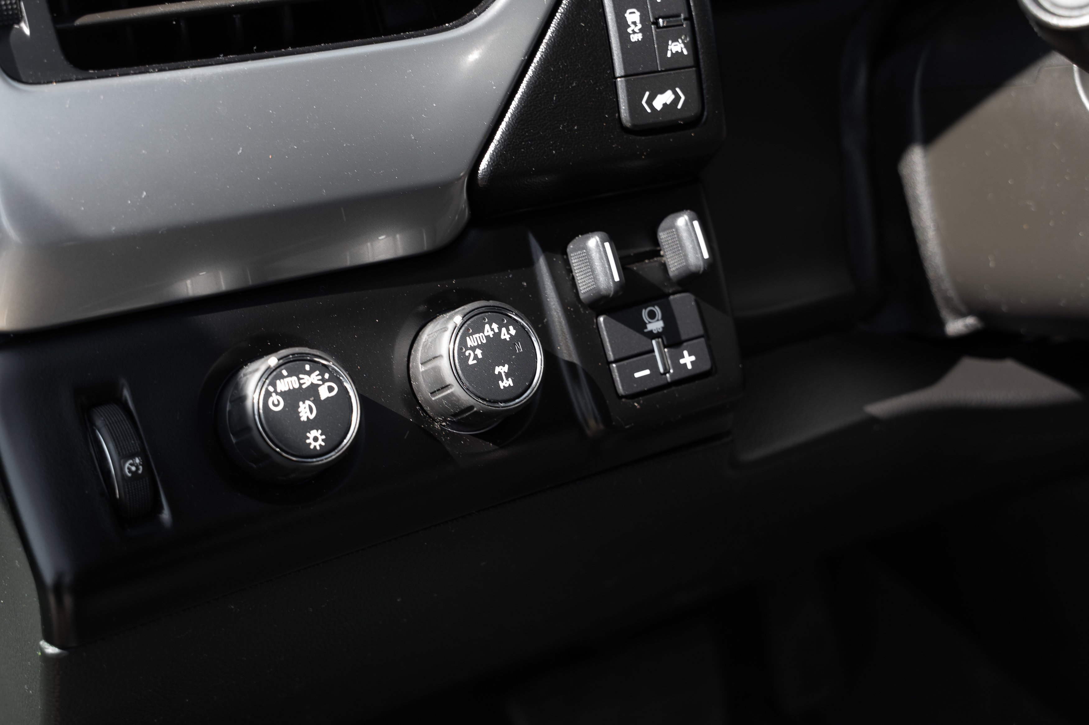 Used 2020 Summit White Chevrolet LT image 11