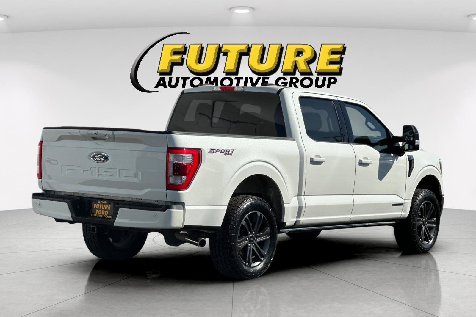 Used 2023 White Ford Lariat image 3