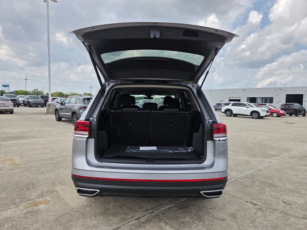 New 2026 Silver Volkswagen 2.0T SE image 28