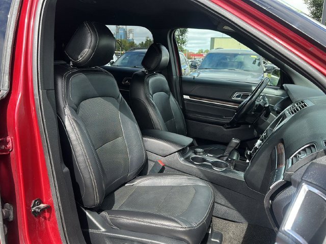 Used 2017 Red Ford Limited image 39
