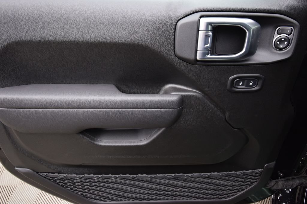 New 2026 Black Clearcoat Jeep Sport S image 32