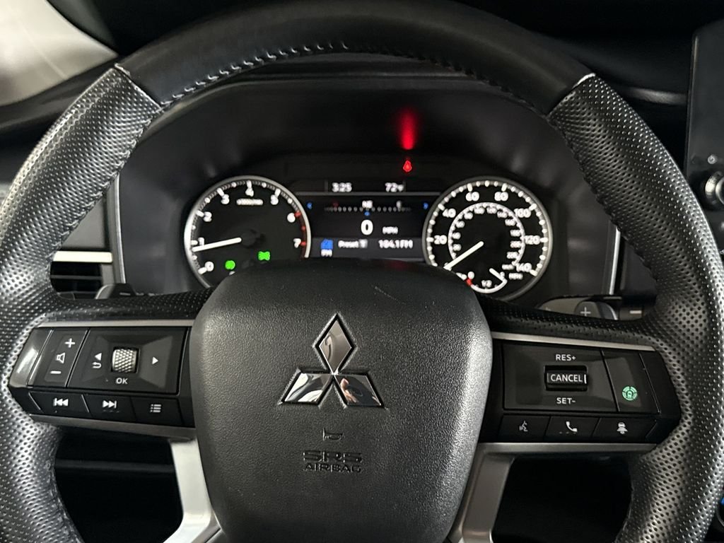 Used 2024 Cosmic Blue Metallic Mitsubishi SE image 22