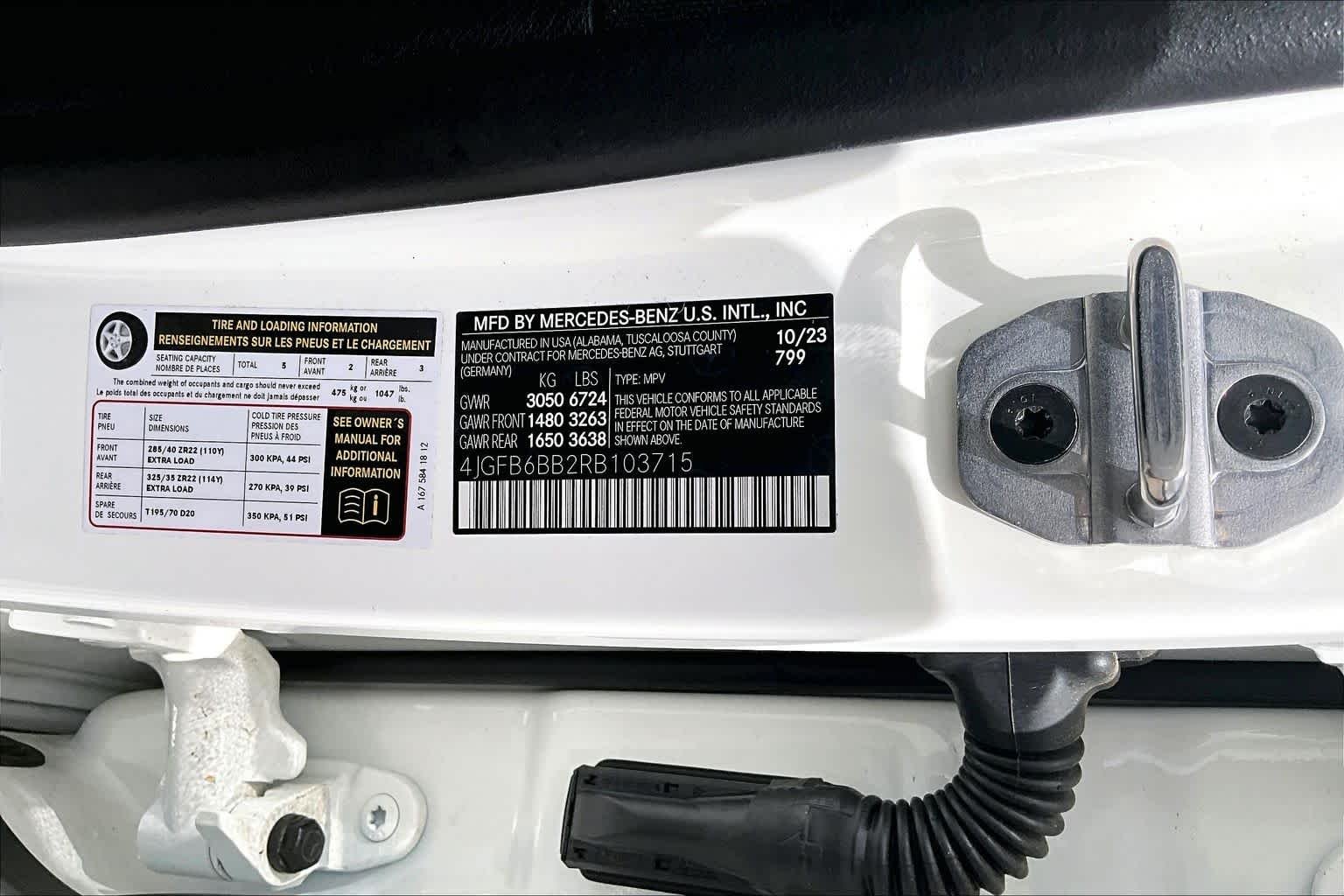 Used 2024 MANUFAKTUR Diamond White Metallic Mercedes-Benz AMG® GLE 53 image 38