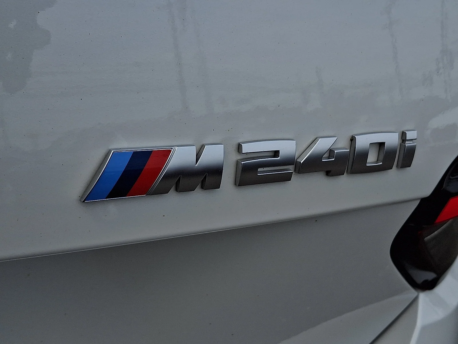 Used 2025 Mineral White Metallic BMW M240i xDrive image 30
