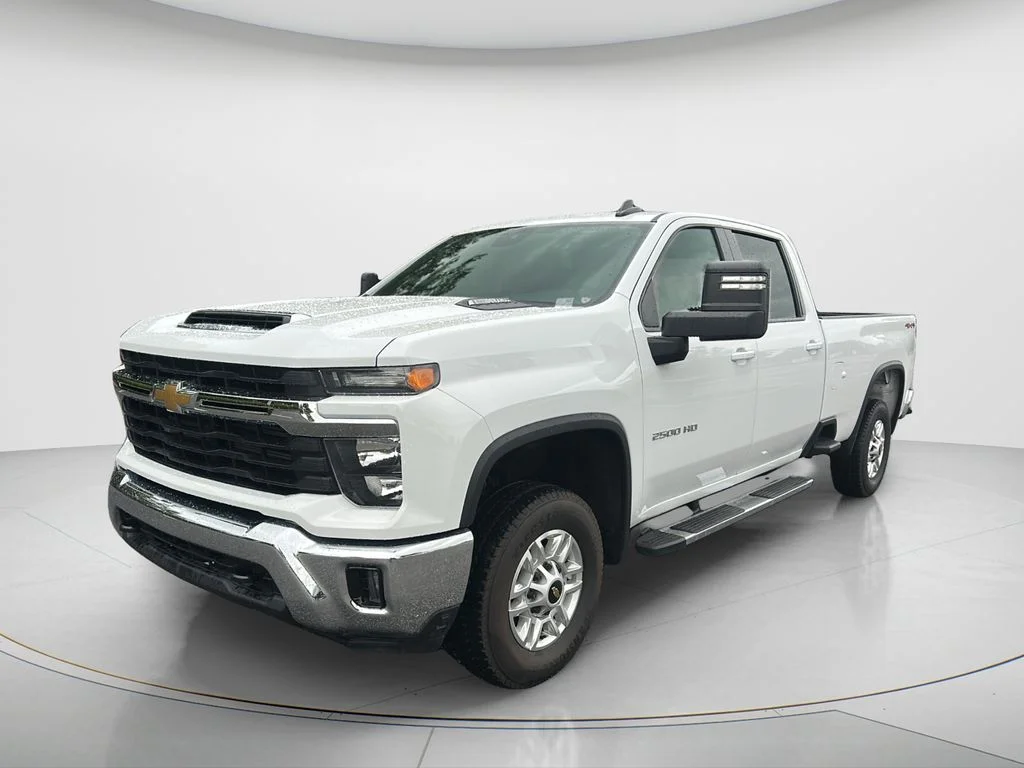 2025 Chevrolet Silverado HD LT 4WD Crew Cab Standard Box's photo