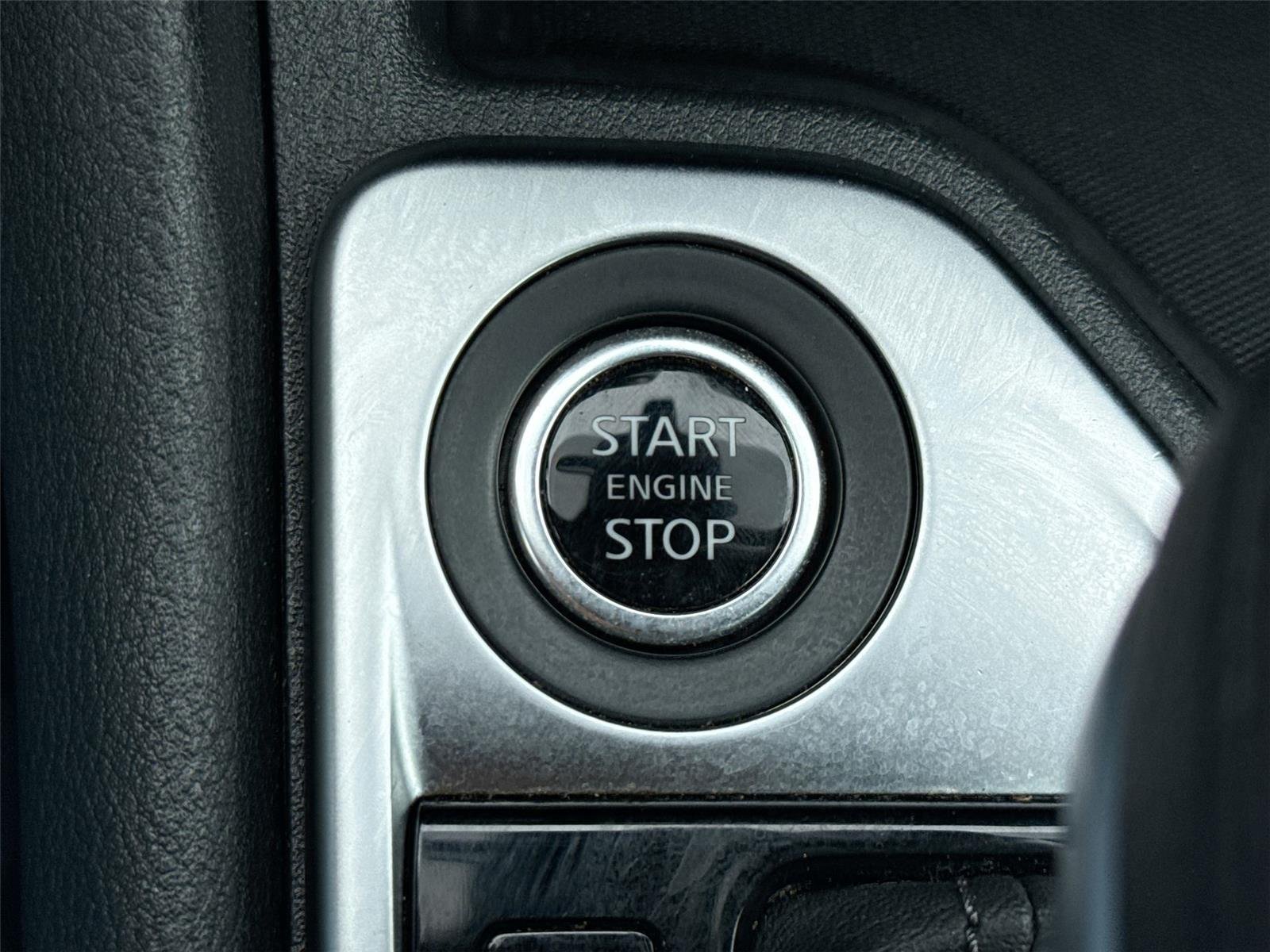 Used 2025 Electric Blue Metallic Nissan SV image 29