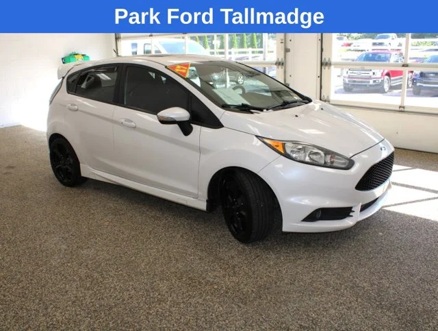 Used 2017 White Platinum Clearcoat Metallic Ford ST image 7