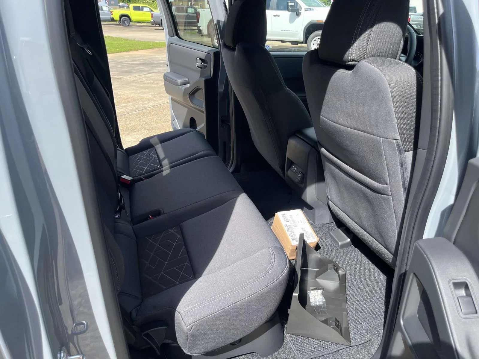 New 2026 Boulder Gray Pearl Nissan Crew Cab SV image 24