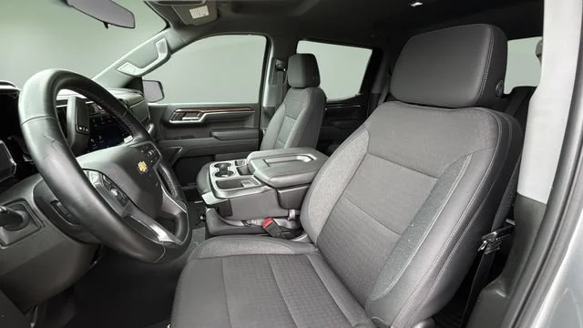 Used 2024 Sterling Gray Metallic Chevrolet LT (2FL) image 17