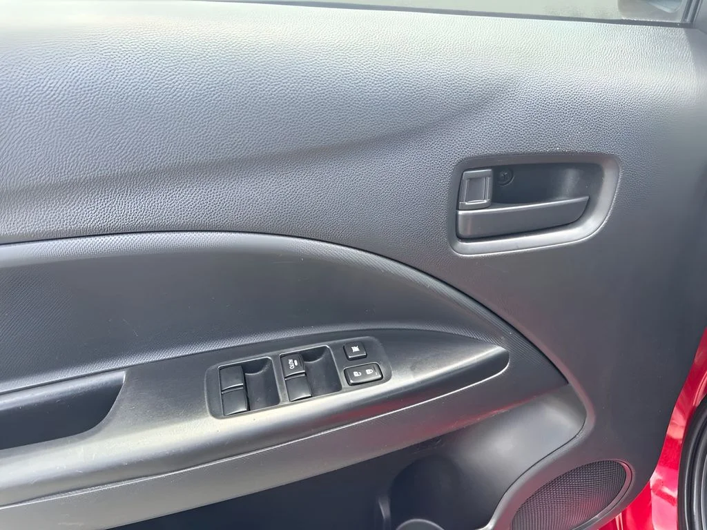 Used 2024 Yellow Mitsubishi ES image 14