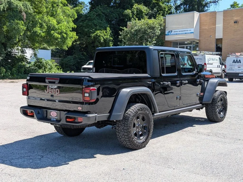 Used 2023 Black Jeep Mojave image 3