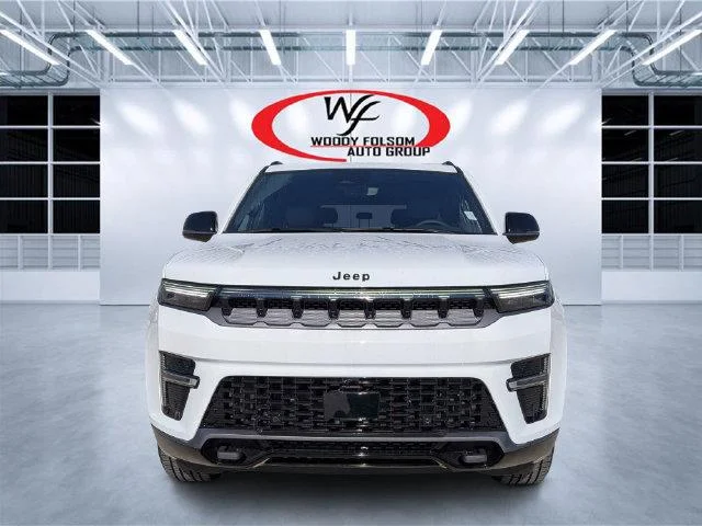 New 2026 Bright White Clear-Coat Exterior Paint Jeep Grand Wagoneer image 8