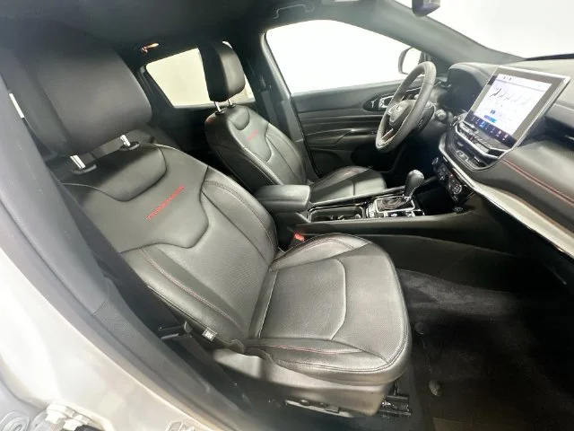 Used 2025 White Jeep Trailhawk image 33