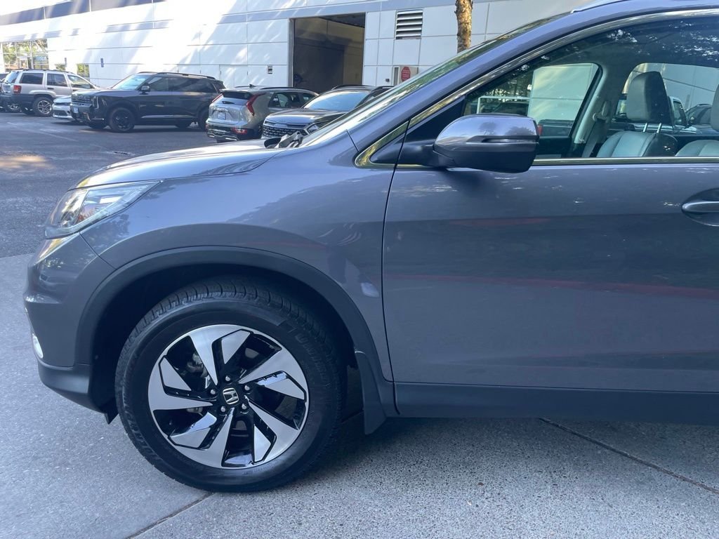 Used 2016 Modern Steel Metallic Honda Touring image 6