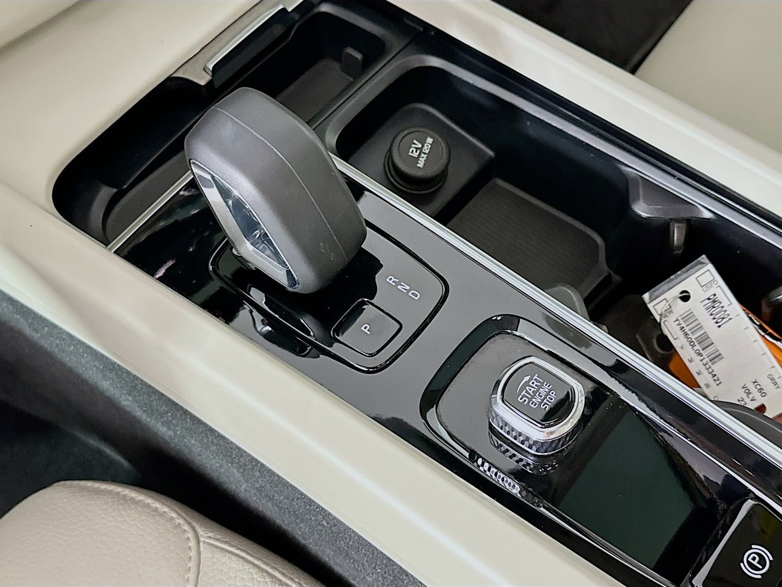 Used 2023  Volvo T8 Plus Dark Theme image 17