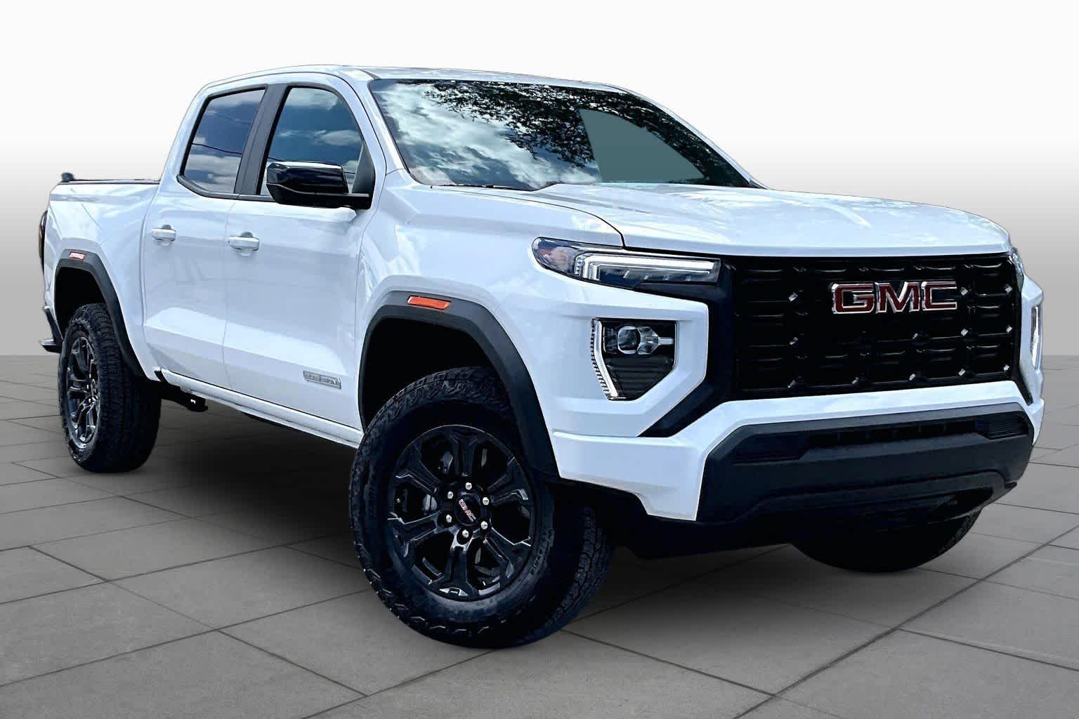 Used 2025 Summit White GMC 2WD Elevation image 3