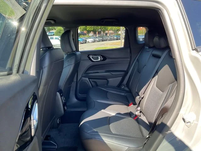 New 2026 Sting-Gray Clearcoat Jeep Latitude image 23