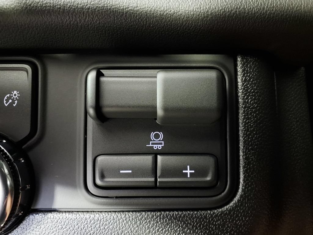 Used 2026 Midnight Pine GMC AT4 image 22