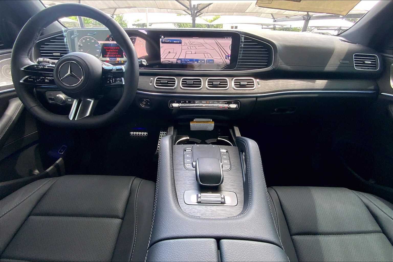 2025 Mercedes-Benz GLC Base - Photo 8
