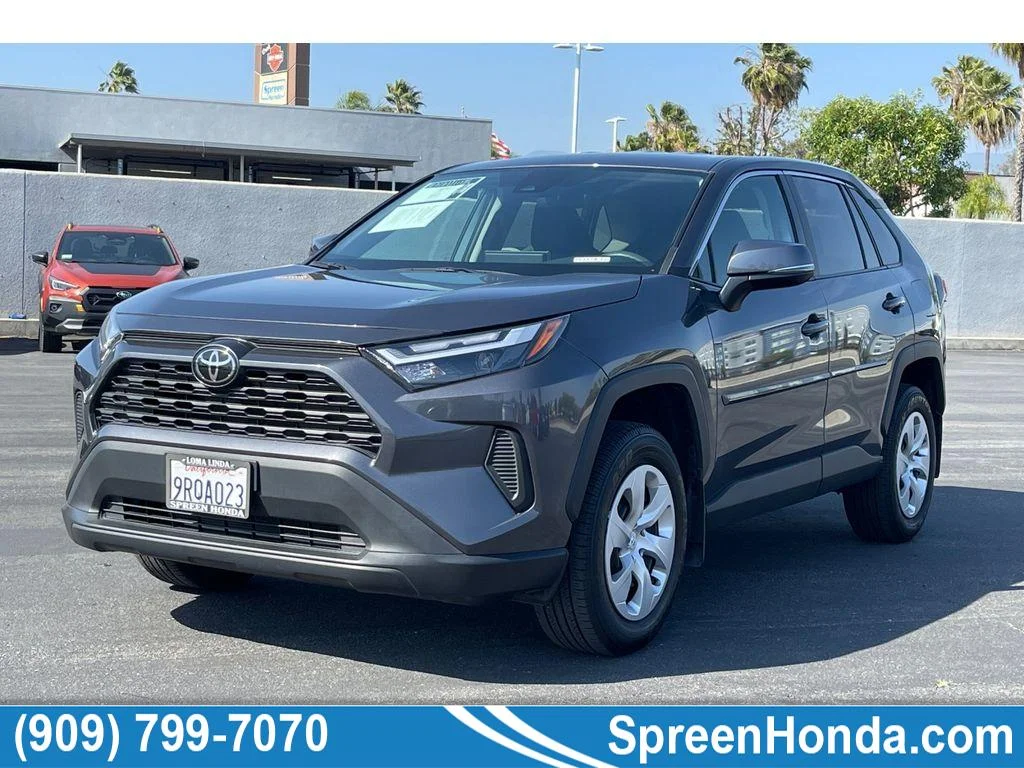 2025 Toyota RAV4 LE FWD's photo