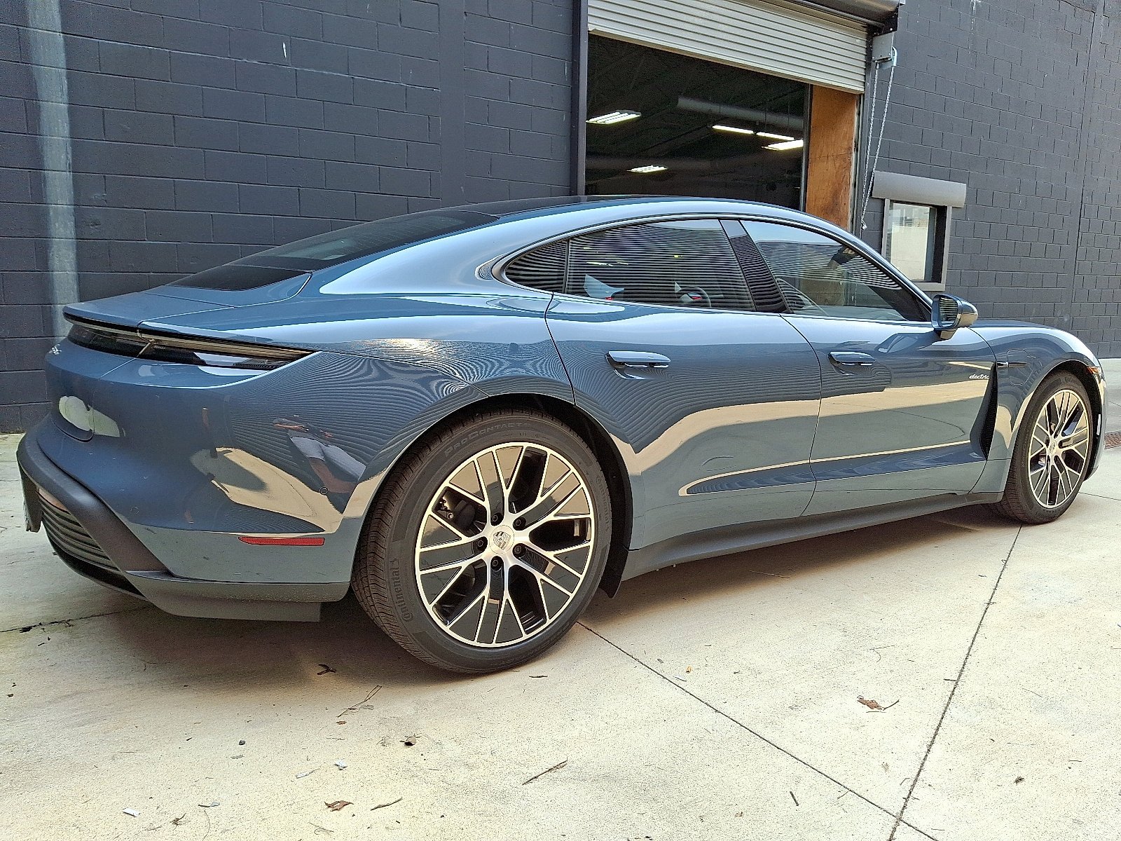 2025 Porsche Taycan Base - Photo 8