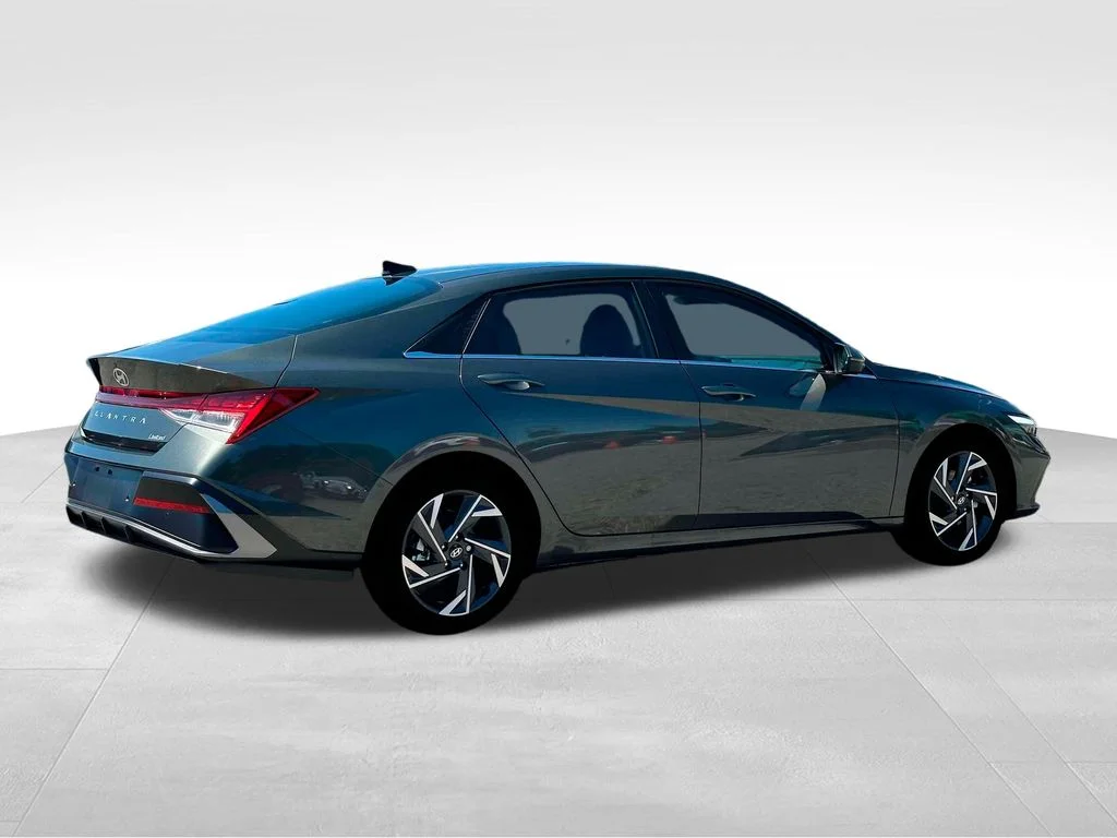 Used 2025 Gray Hyundai Limited image 9