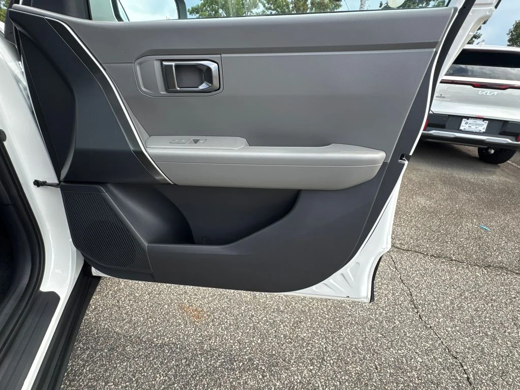 New 2027 Snow White Pearl Kia LX image 14