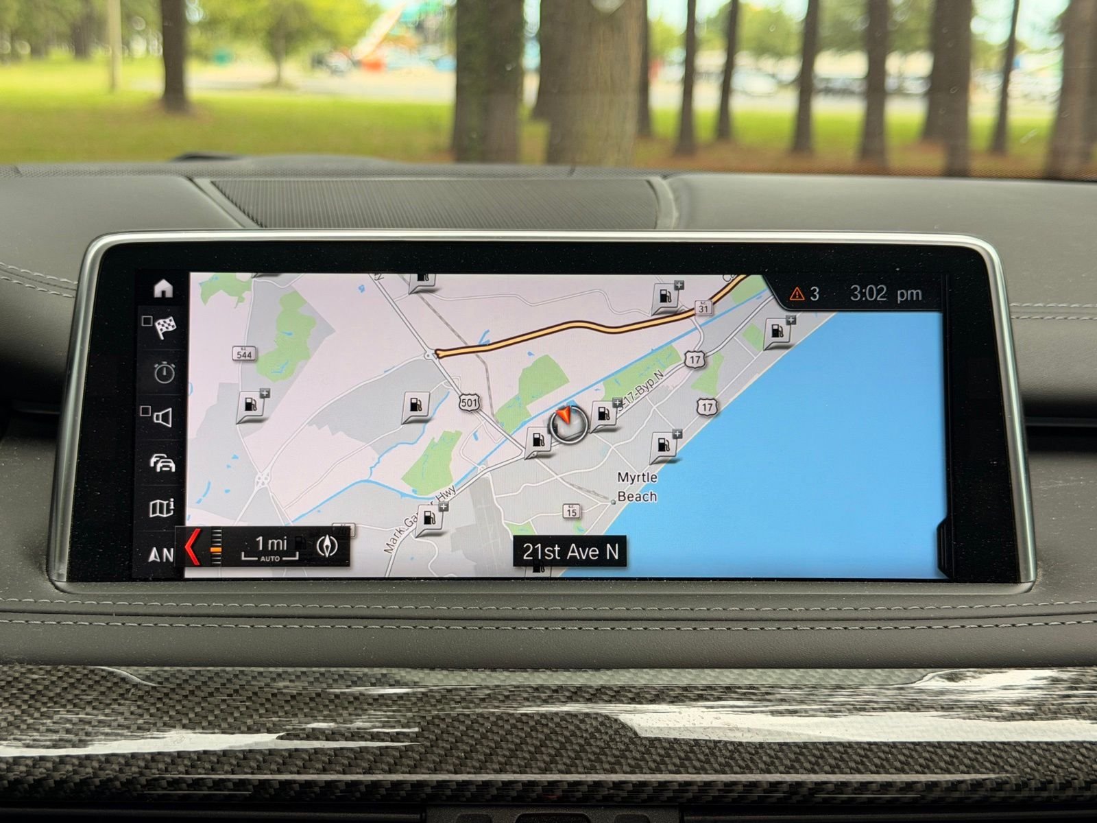 Used 2018 Silverstone Metallic BMW Base image 4