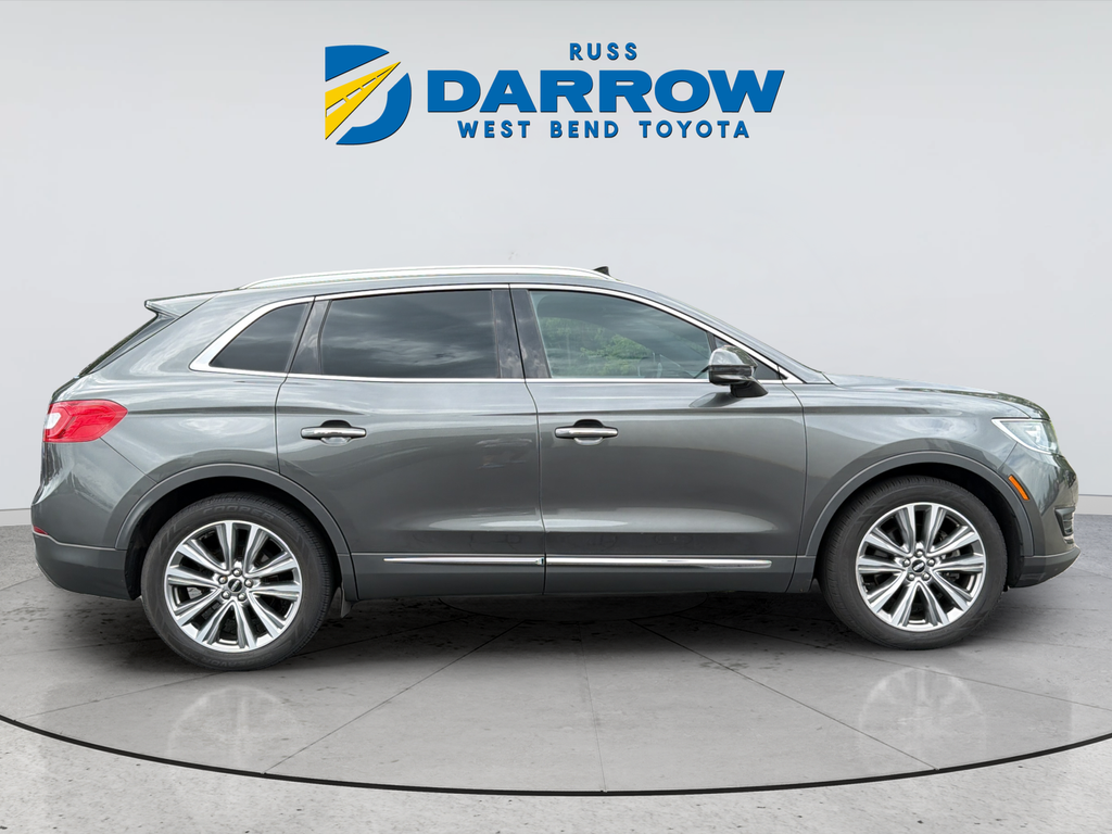 Used 2017 Gray Lincoln Reserve image 5