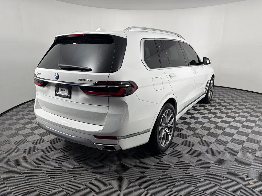 Certified Used 2026 Alpine White BMW xDrive40i image 5