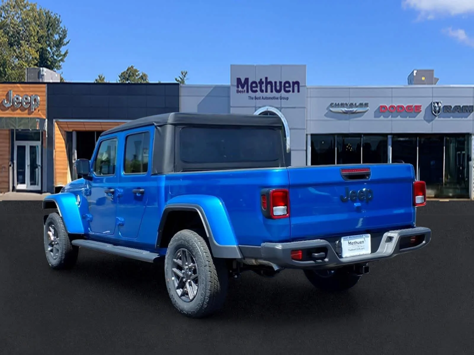 New 2026 Hydro Blue Pearlcoat Jeep Sport S image 4