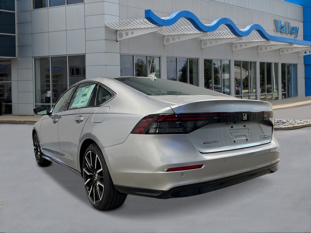 New 2026 Solar Silver Metallic Honda Touring image 3