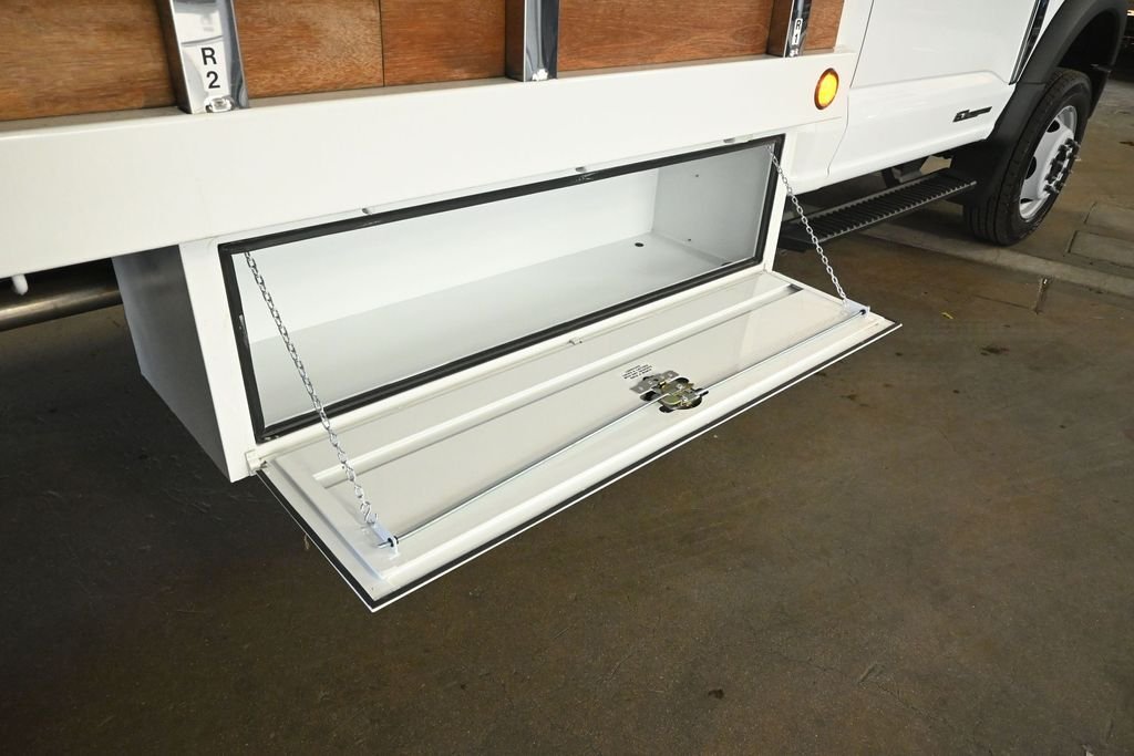 2025 Ford F-550 Super Duty Chassis Cab XL - Photo 21